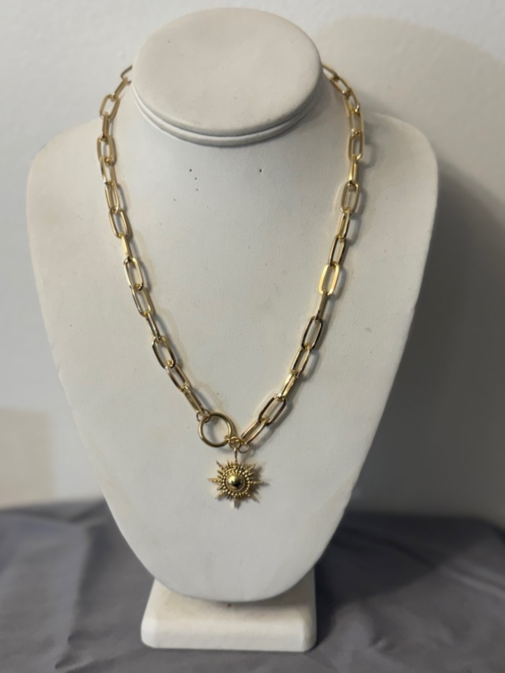 Gold Sunburst Pendant Link Necklace - Elegant Statement Jewelry